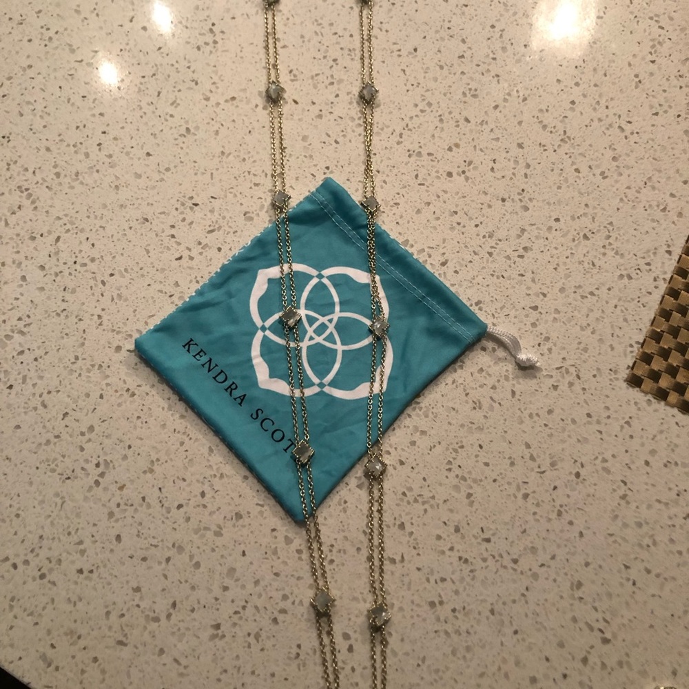 Kendra Scott necklace